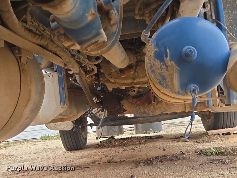 image for item DT5428 2013 Peterbilt 367 semi truck