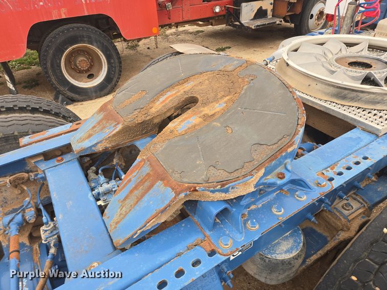 image for item DT5428 2013 Peterbilt 367 semi truck