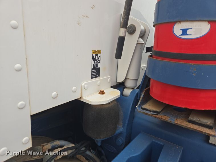 image for item DT5428 2013 Peterbilt 367 semi truck