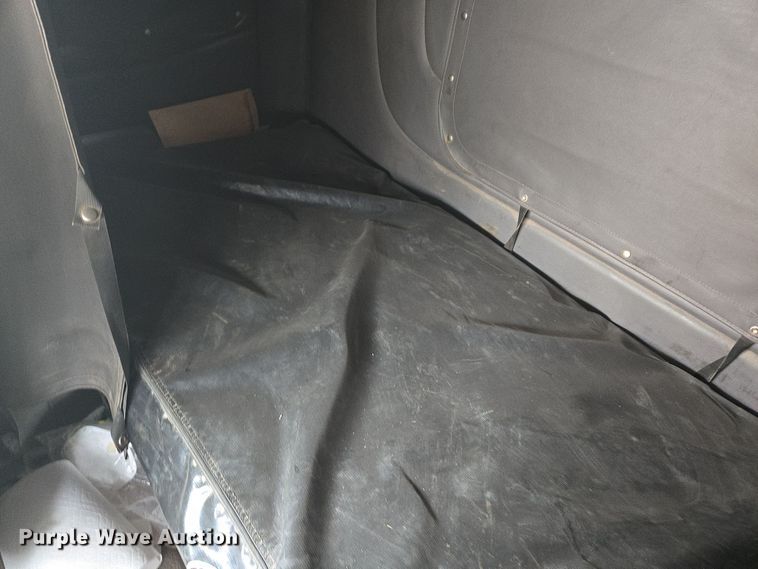 image for item DT5428 2013 Peterbilt 367 semi truck