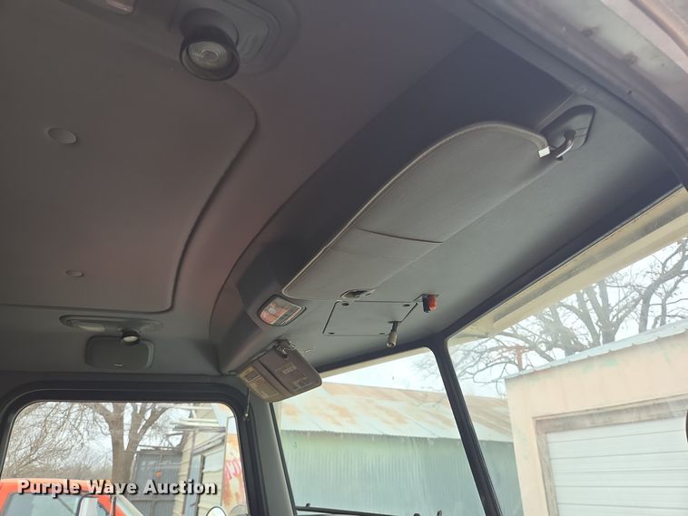 image for item DT5428 2013 Peterbilt 367 semi truck