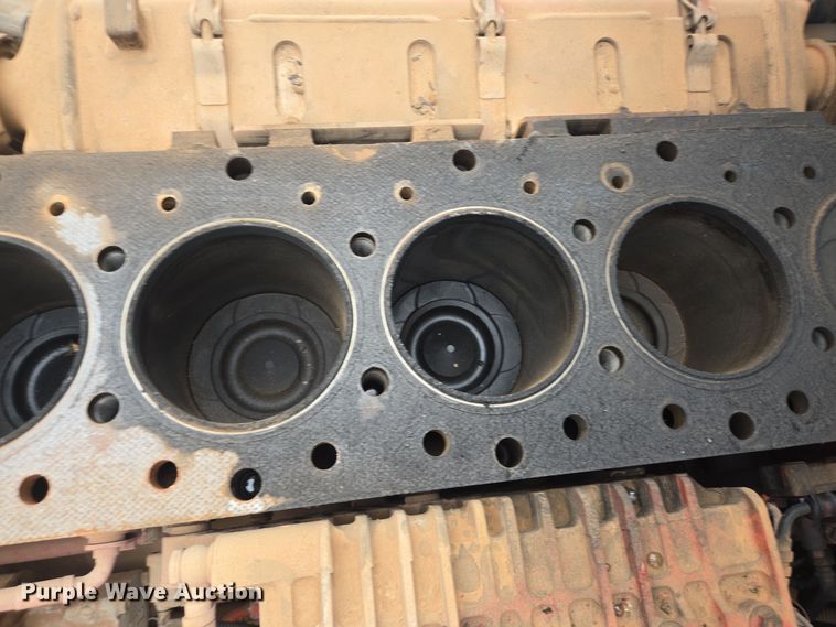 image for item DT5428 2013 Peterbilt 367 semi truck