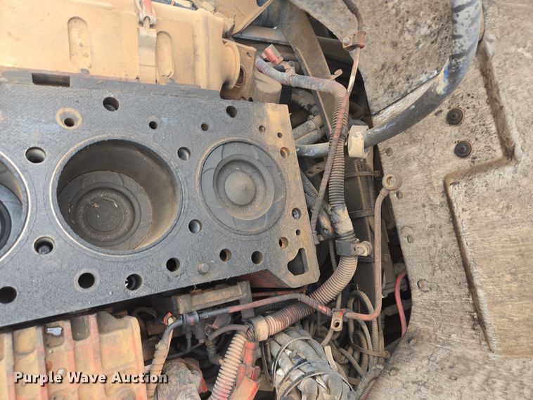 image for item DT5428 2013 Peterbilt 367 semi truck