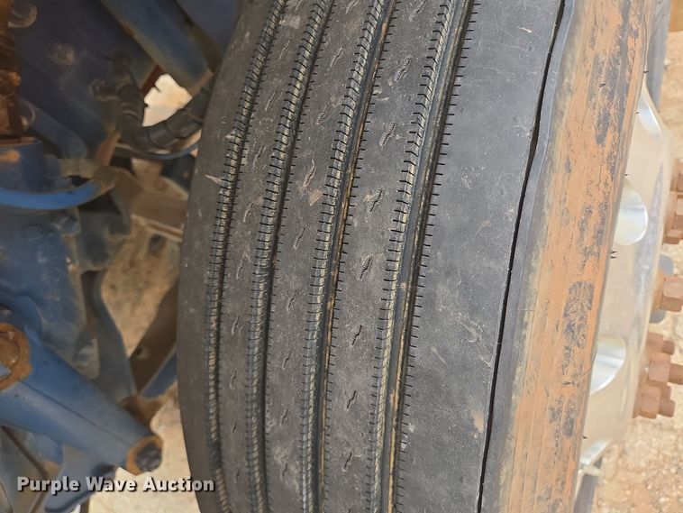 image for item DT5428 2013 Peterbilt 367 semi truck