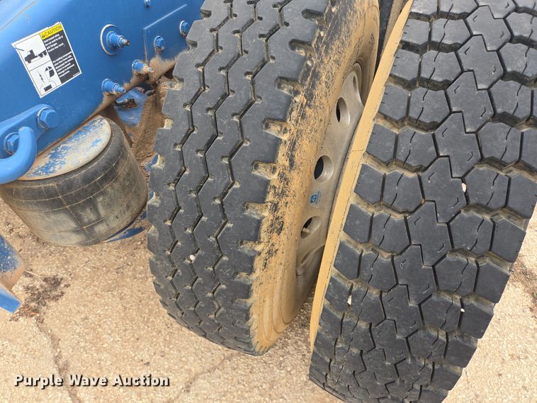 image for item DT5428 2013 Peterbilt 367 semi truck