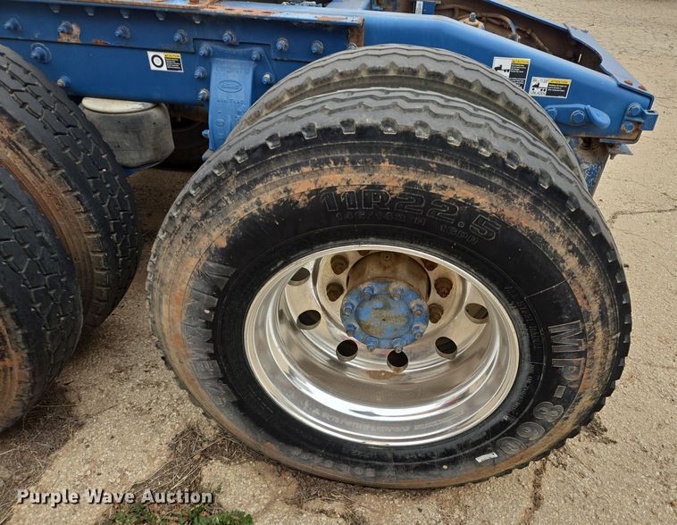 image for item DT5428 2013 Peterbilt 367 semi truck