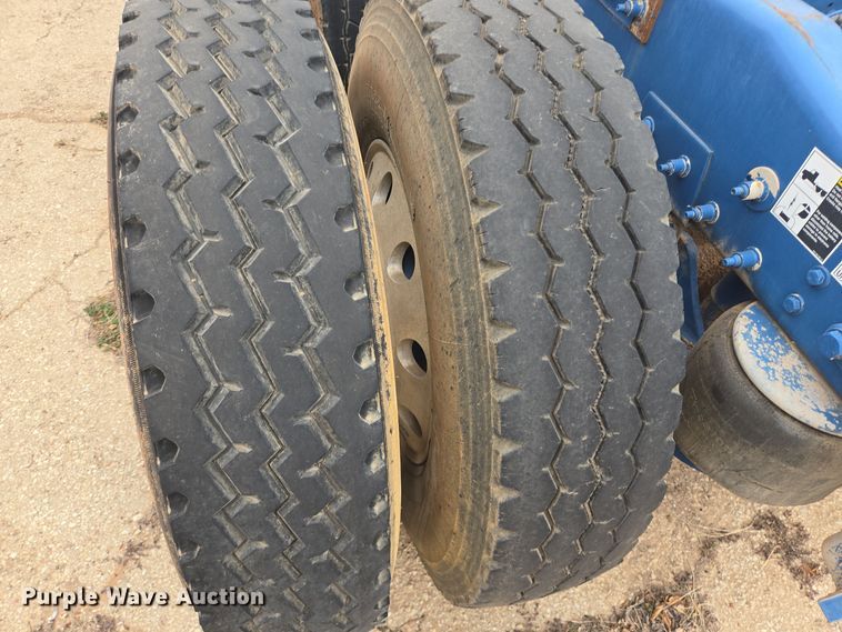 image for item DT5428 2013 Peterbilt 367 semi truck