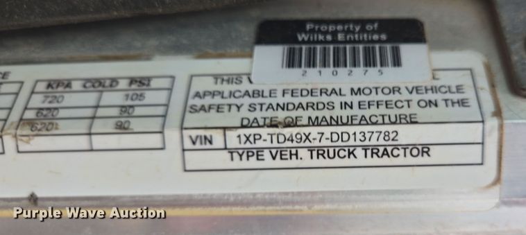 image for item DT5428 2013 Peterbilt 367 semi truck