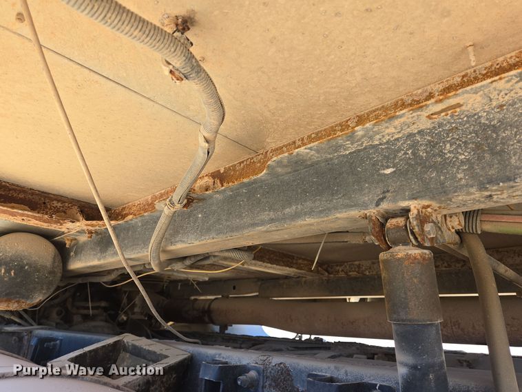 image for item DT5477 2005 Mack CXN613 semi truck