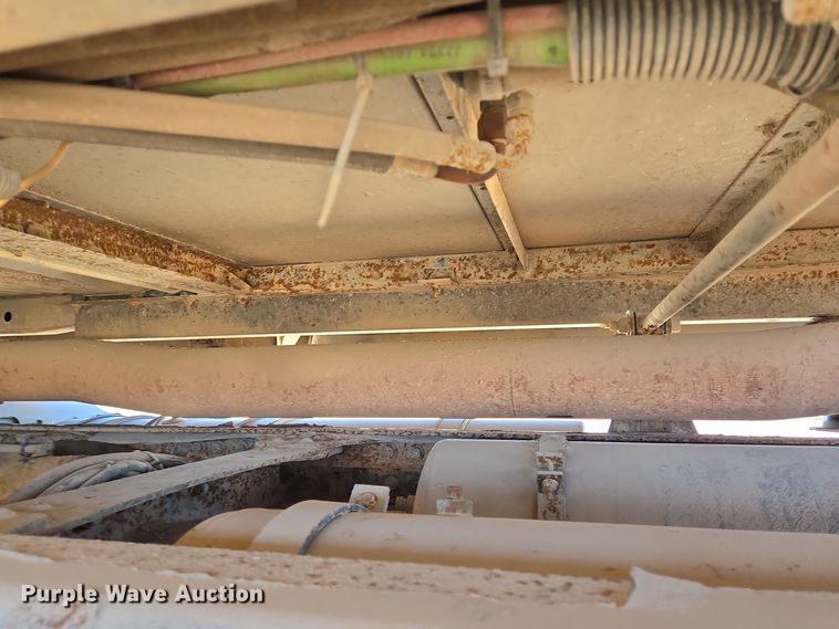 image for item DT5477 2005 Mack CXN613 semi truck