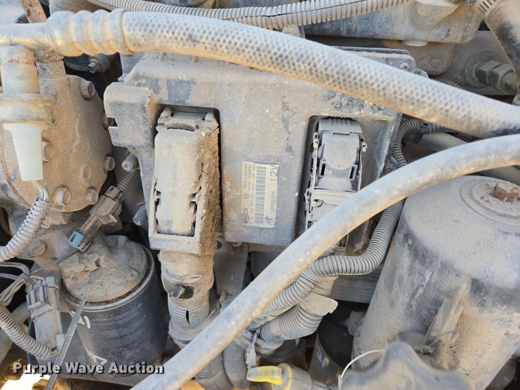 image for item DT5477 2005 Mack CXN613 semi truck