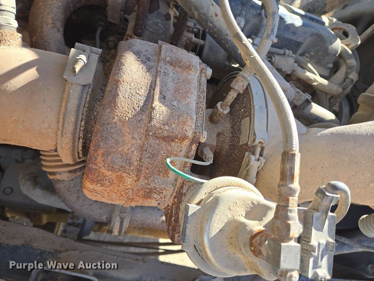 image for item DT5477 2005 Mack CXN613 semi truck