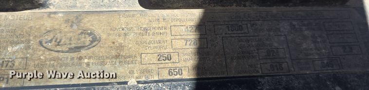 image for item DT5477 2005 Mack CXN613 semi truck