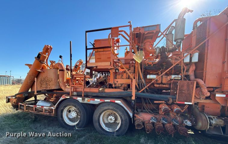 image for item DT5478 2008 Mack GU713 fracturing and sand blender truck