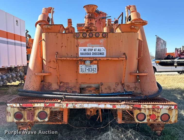 image for item DT5478 2008 Mack GU713 fracturing and sand blender truck