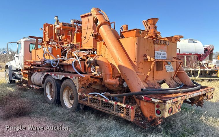 image for item DT5478 2008 Mack GU713 fracturing and sand blender truck