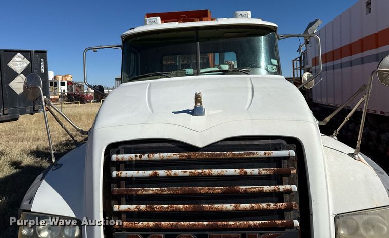 image for item DT5478 2008 Mack GU713 fracturing and sand blender truck