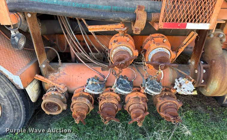 image for item DT5478 2008 Mack GU713 fracturing and sand blender truck