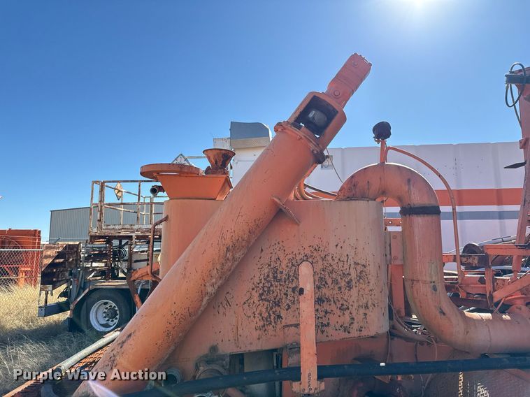 image for item DT5478 2008 Mack GU713 fracturing and sand blender truck