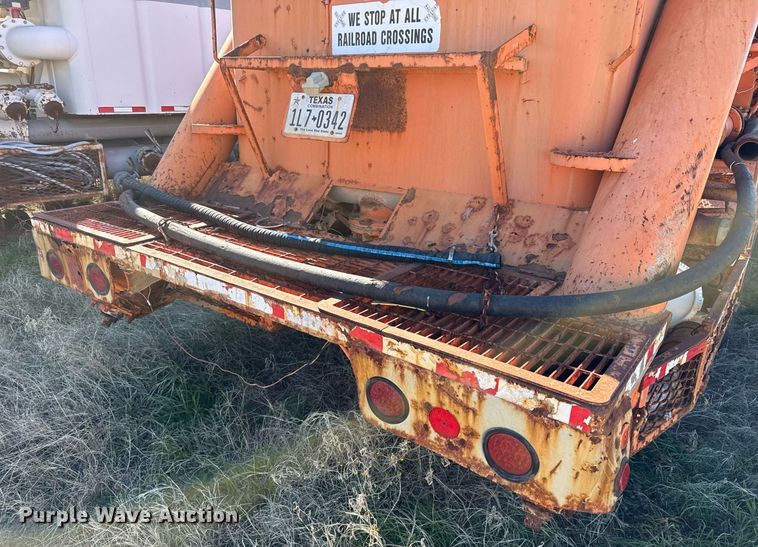 image for item DT5478 2008 Mack GU713 fracturing and sand blender truck