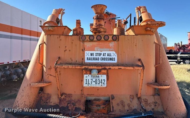 image for item DT5478 2008 Mack GU713 fracturing and sand blender truck