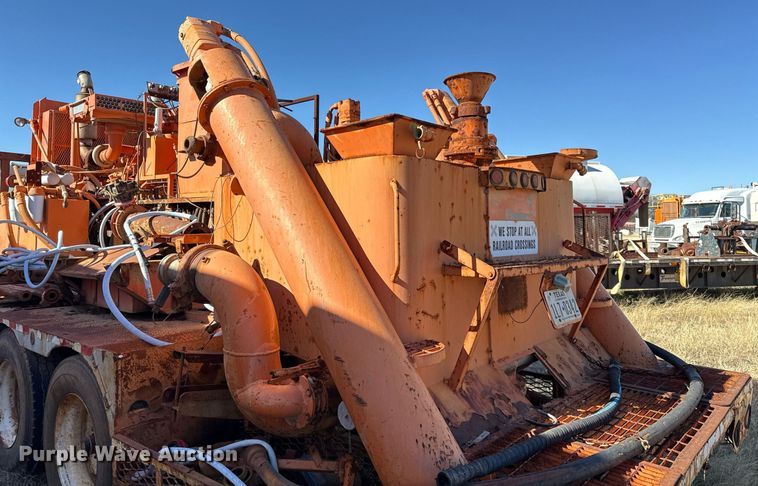image for item DT5478 2008 Mack GU713 fracturing and sand blender truck