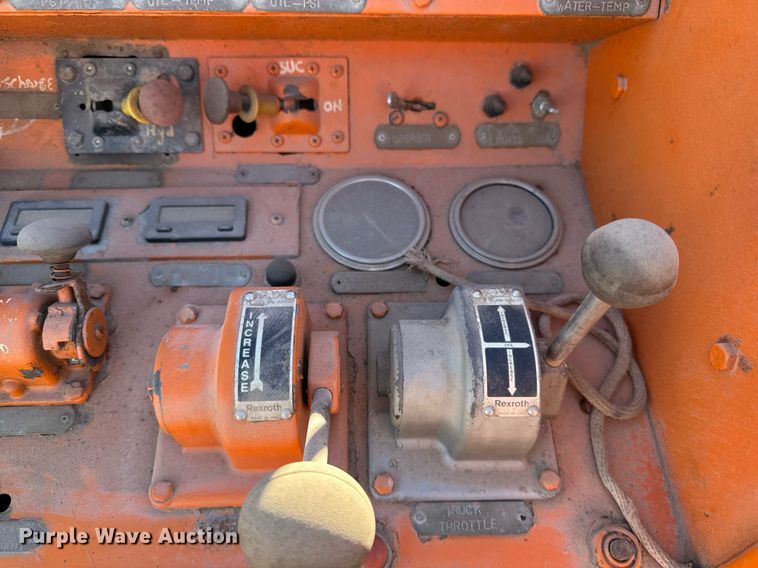 image for item DT5478 2008 Mack GU713 fracturing and sand blender truck