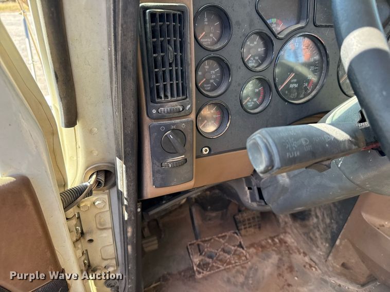 image for item DT5478 2008 Mack GU713 fracturing and sand blender truck