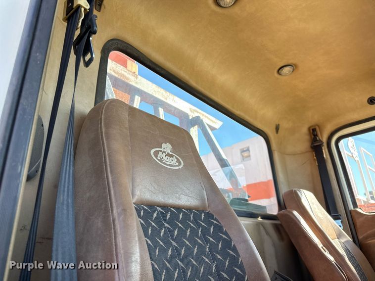 image for item DT5478 2008 Mack GU713 fracturing and sand blender truck