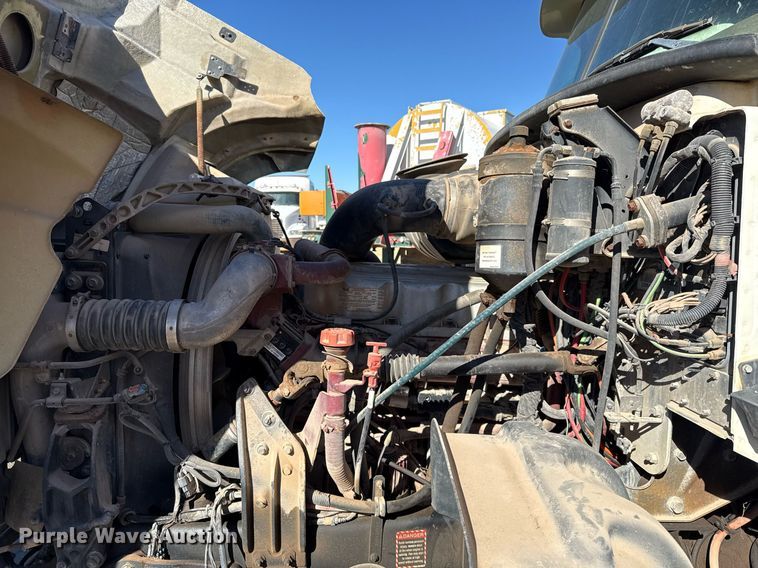 image for item DT5478 2008 Mack GU713 fracturing and sand blender truck