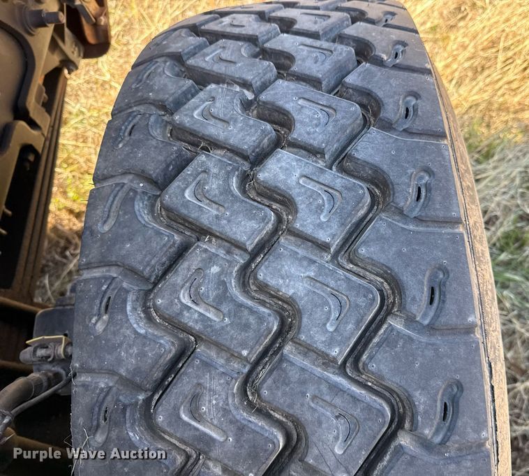 image for item DT5478 2008 Mack GU713 fracturing and sand blender truck