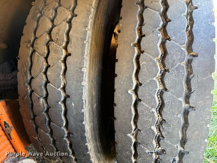 image for item DT5478 2008 Mack GU713 fracturing and sand blender truck