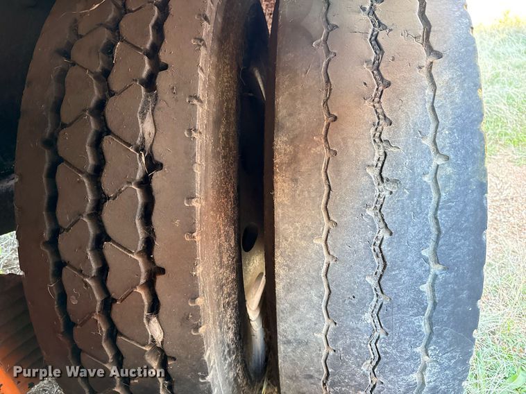 image for item DT5478 2008 Mack GU713 fracturing and sand blender truck