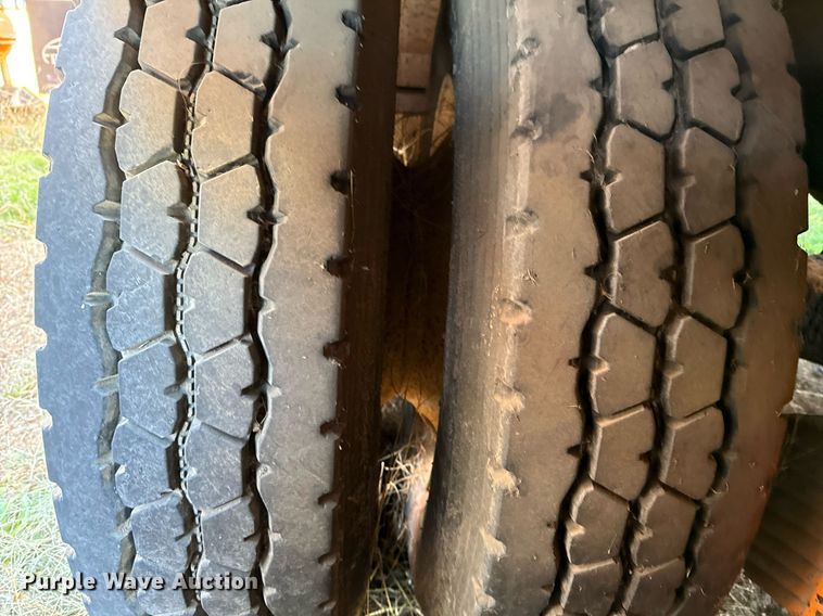 image for item DT5478 2008 Mack GU713 fracturing and sand blender truck