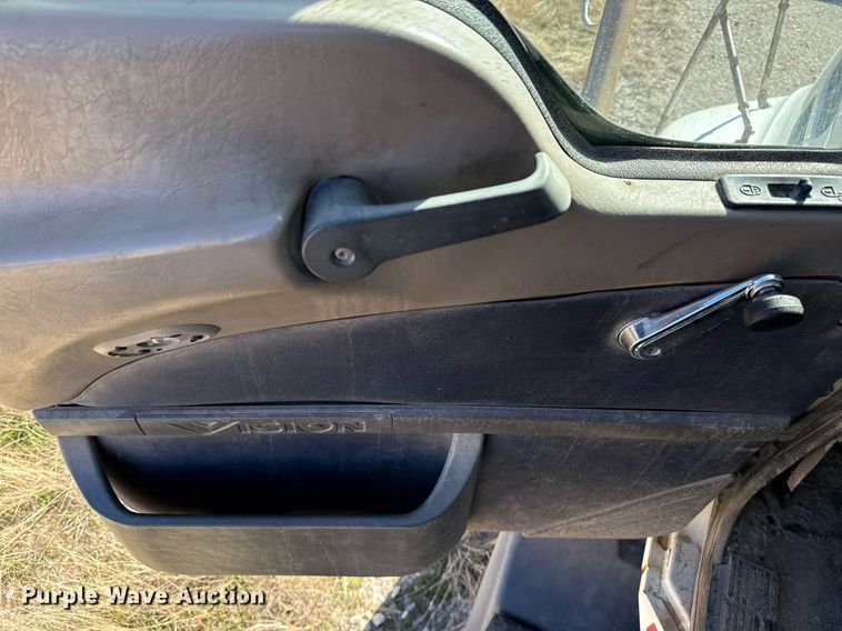 image for item DT5479 2005 Mack CXN613 semi truck