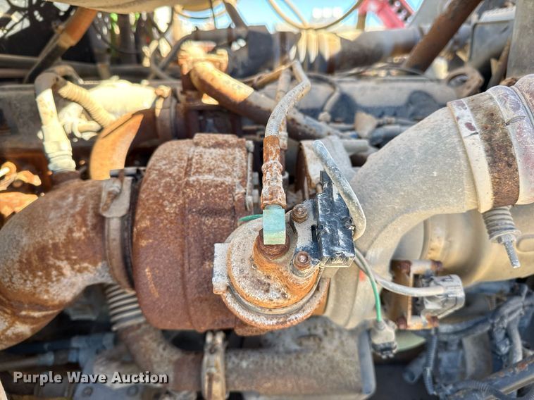 image for item DT5479 2005 Mack CXN613 semi truck