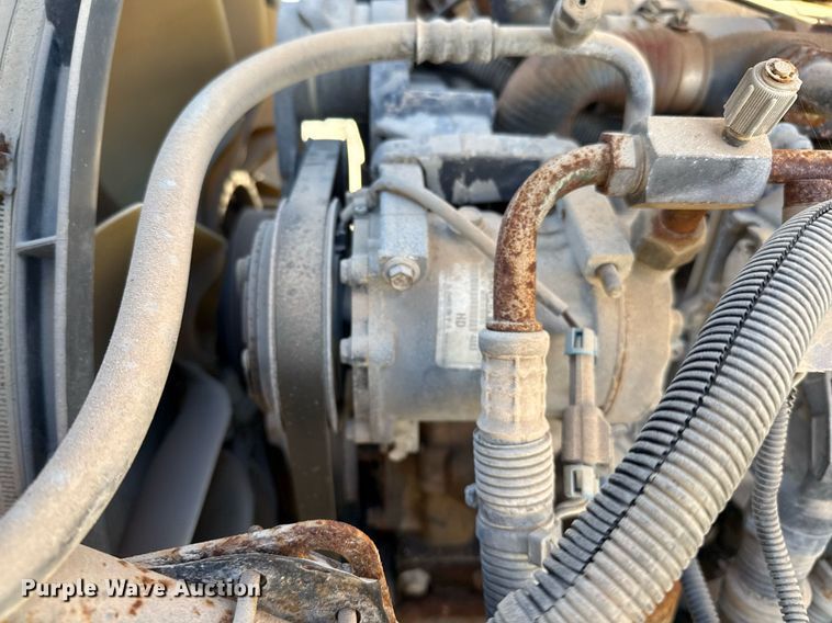 image for item DT5479 2005 Mack CXN613 semi truck