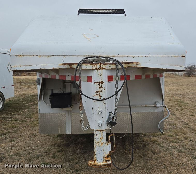 image for item DT5482 2006 WW enclosed cargo trailer