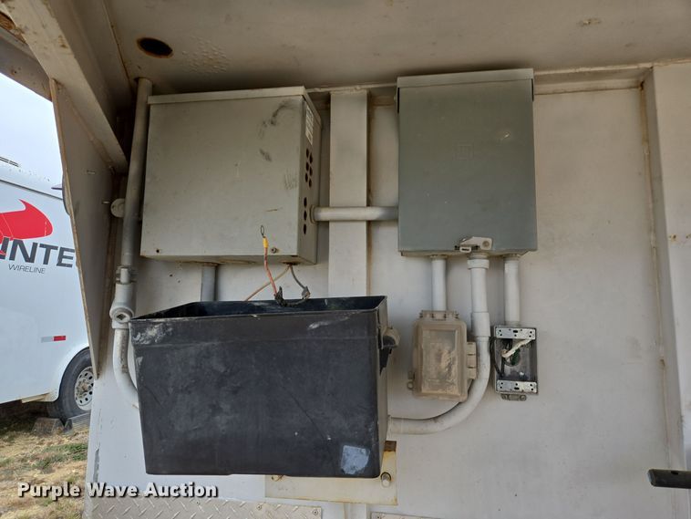 image for item DT5482 2006 WW enclosed cargo trailer