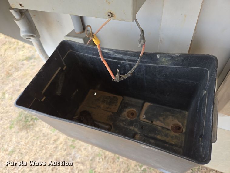 image for item DT5482 2006 WW enclosed cargo trailer