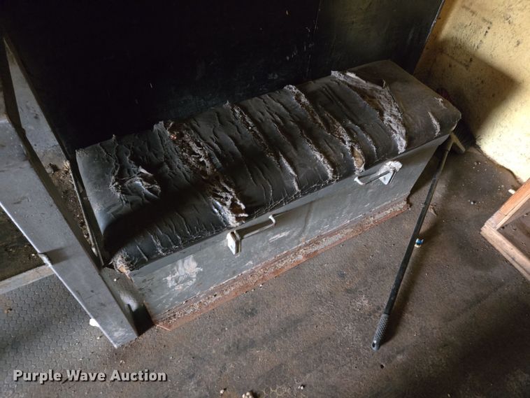 image for item DT5482 2006 WW enclosed cargo trailer