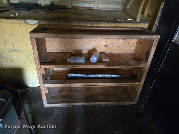 image for item DT5482 2006 WW enclosed cargo trailer