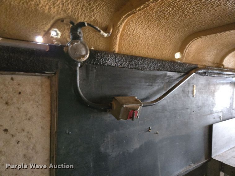 image for item DT5482 2006 WW enclosed cargo trailer