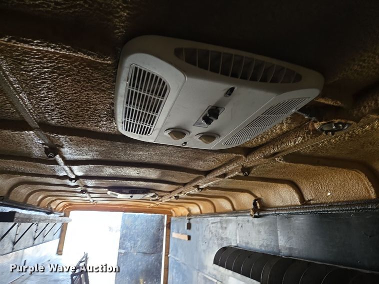 image for item DT5482 2006 WW enclosed cargo trailer