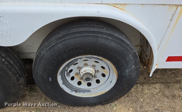 image for item DT5482 2006 WW enclosed cargo trailer