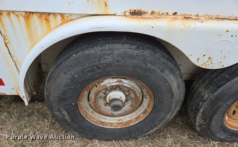 image for item DT5482 2006 WW enclosed cargo trailer