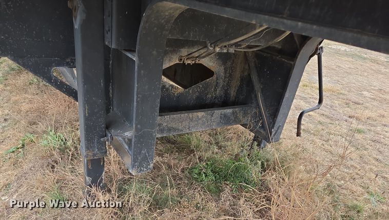 image for item DT5483 1997 Fontaine drop deck trailer