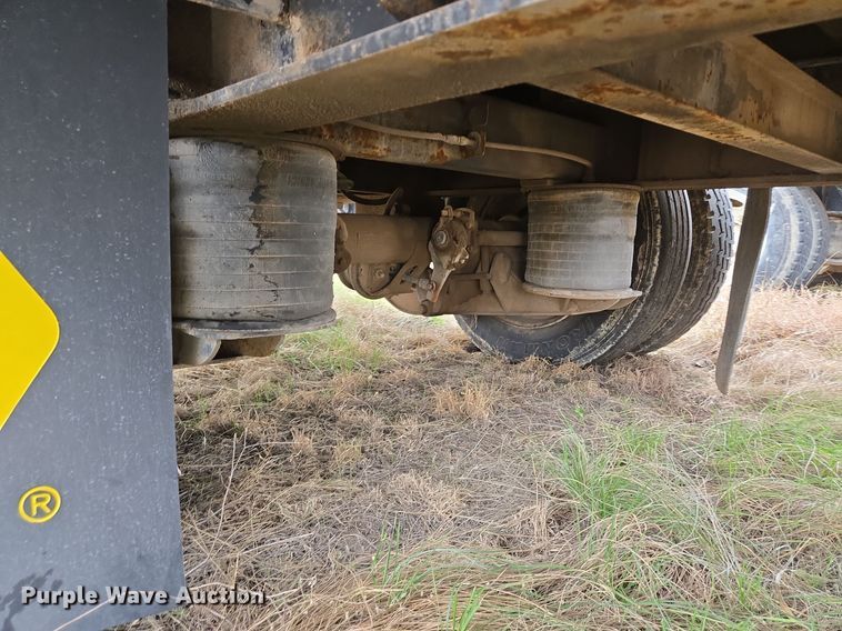 image for item DT5483 1997 Fontaine drop deck trailer