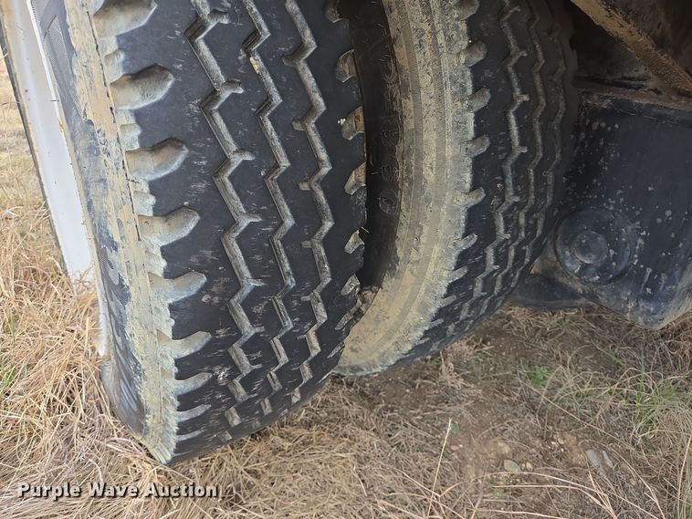 image for item DT5483 1997 Fontaine drop deck trailer