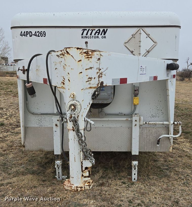 image for item DT5490 2015 Titan enclosed cargo trailer